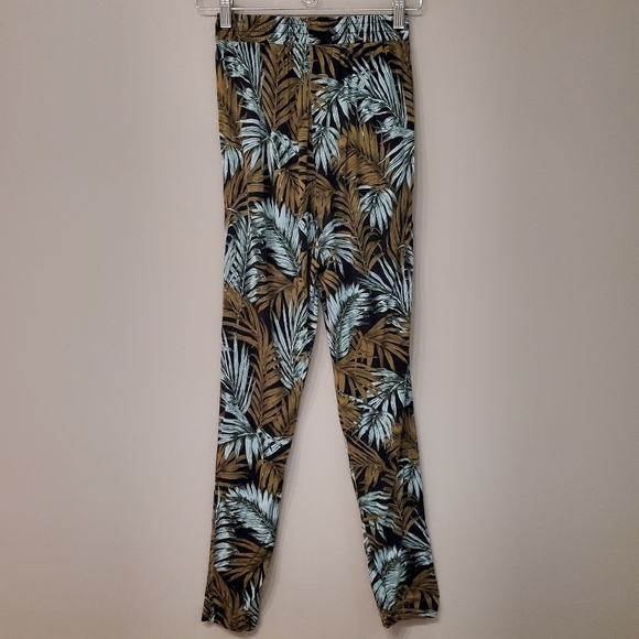 H&M Tropical/Leaf Patterned Pants - Size XS - Picture 2 of 5
